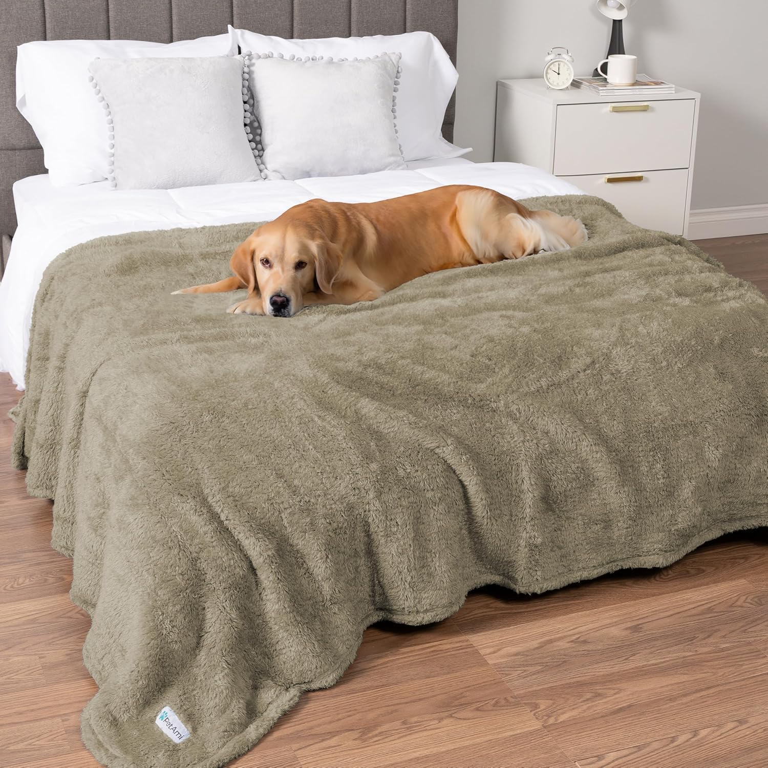Furlio CozyGuard Waterproof Sherpa Blanket